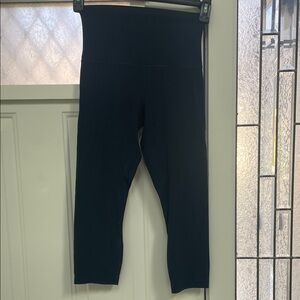 Lululemon navy capri tights